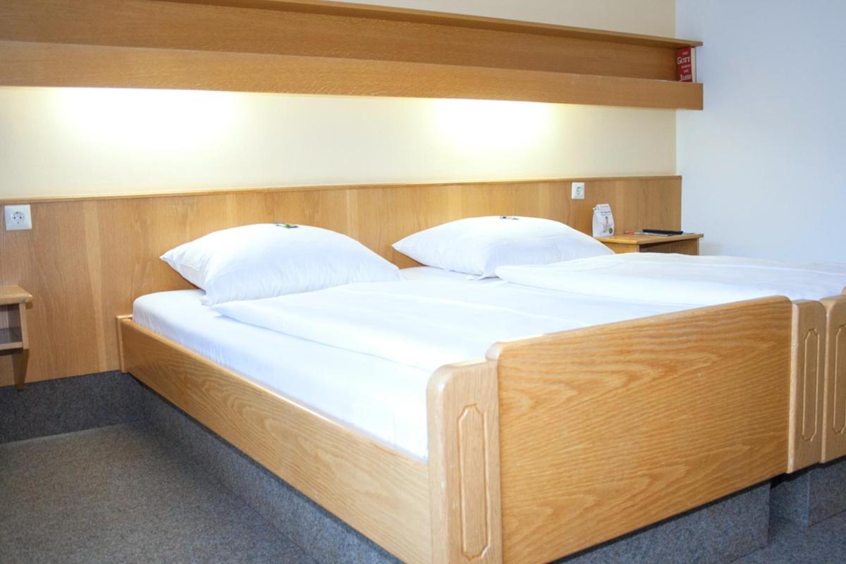 Hotel Am Regenbogen Cham Kültér fotó