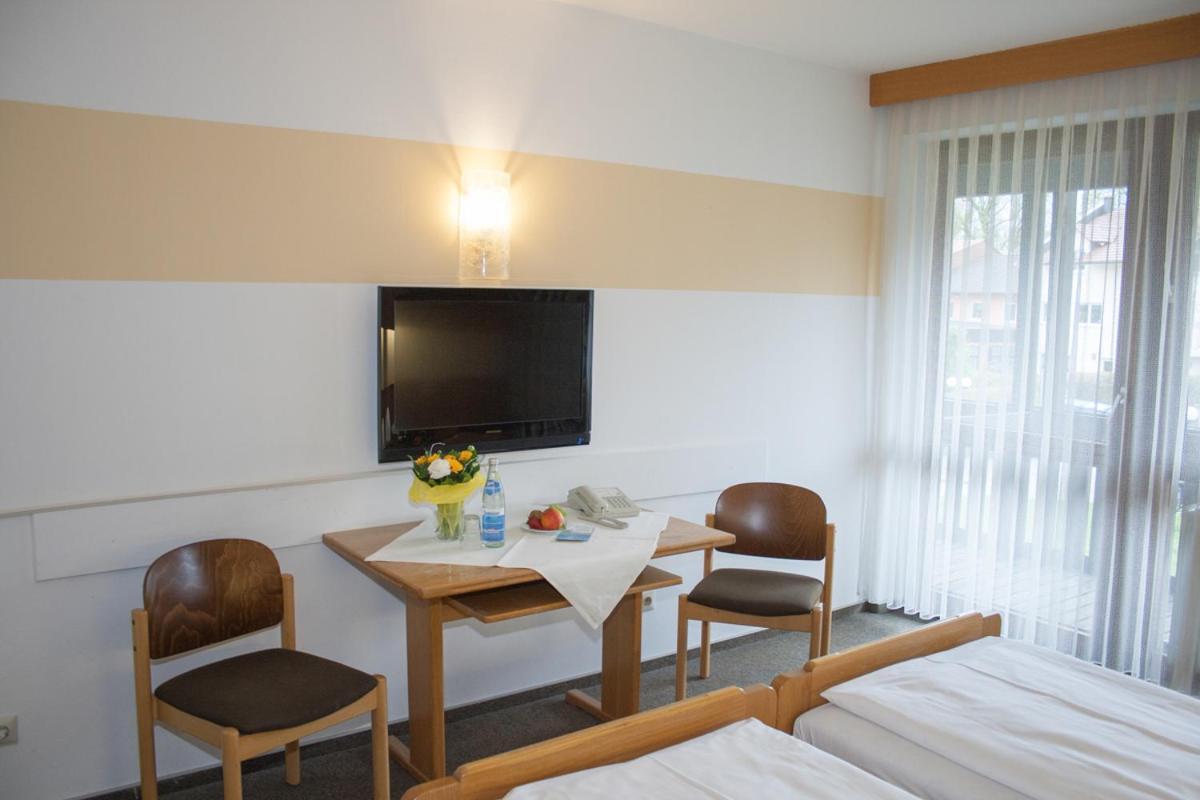 Hotel Am Regenbogen Cham Kültér fotó