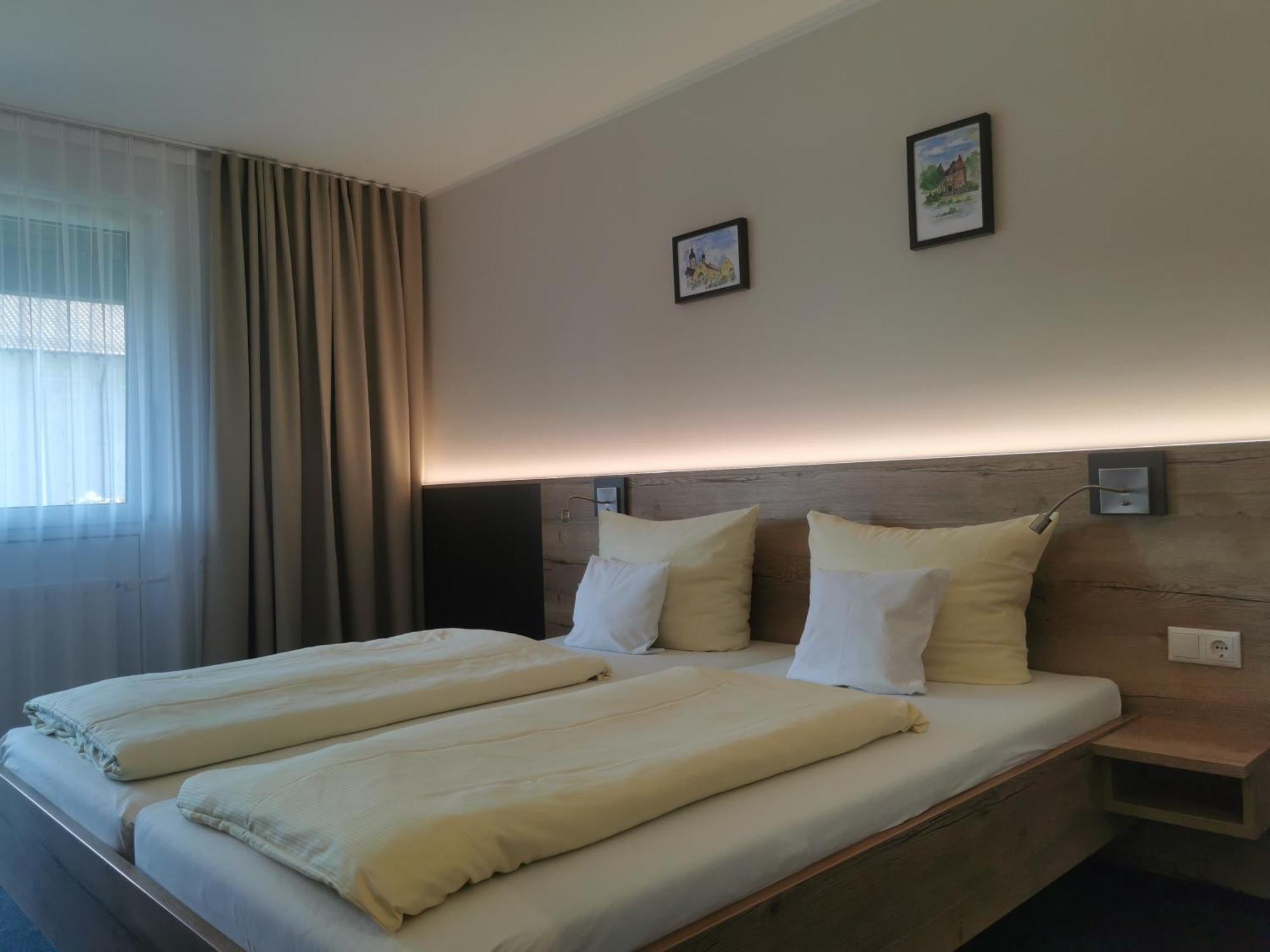 Hotel Am Regenbogen Cham Kültér fotó